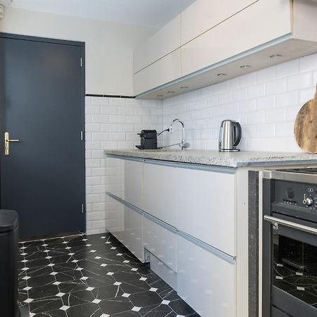 Petite Room With Wifi, Ac, And Shared Kitchen Tilburg Buitenkant foto