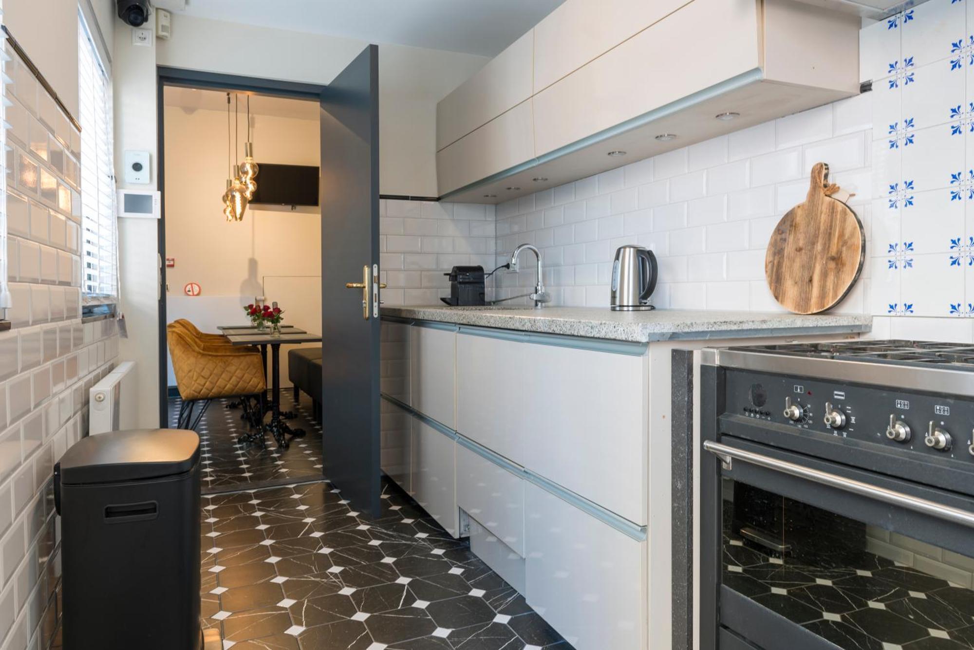 Petite Room With Wifi, Ac, And Shared Kitchen Tilburg Buitenkant foto