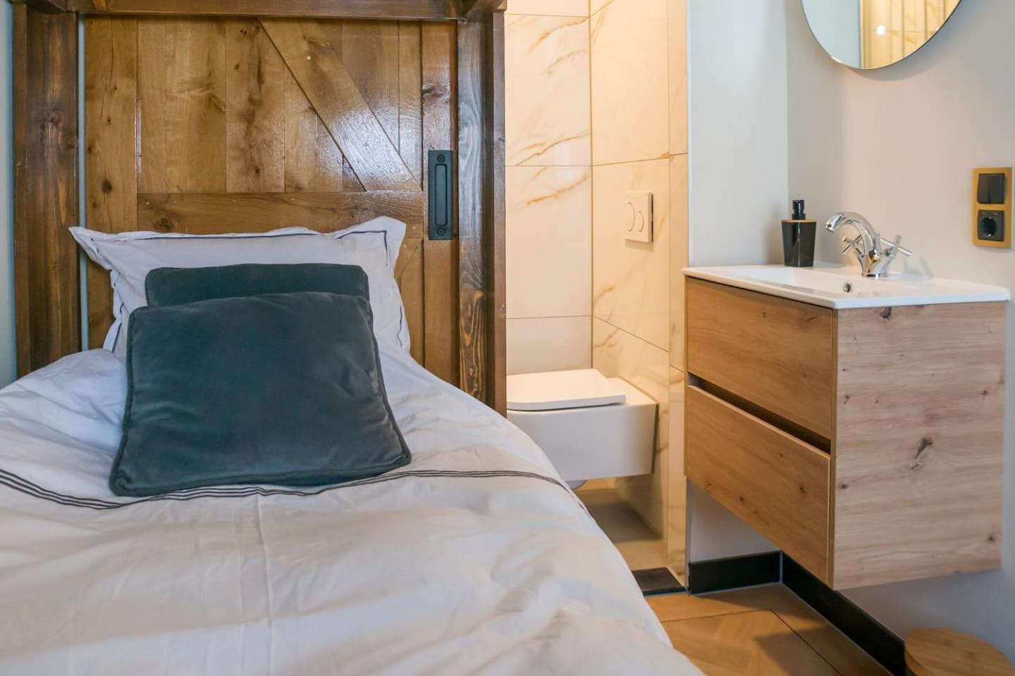 Petite Room With Wifi, Ac, And Shared Kitchen Tilburg Buitenkant foto