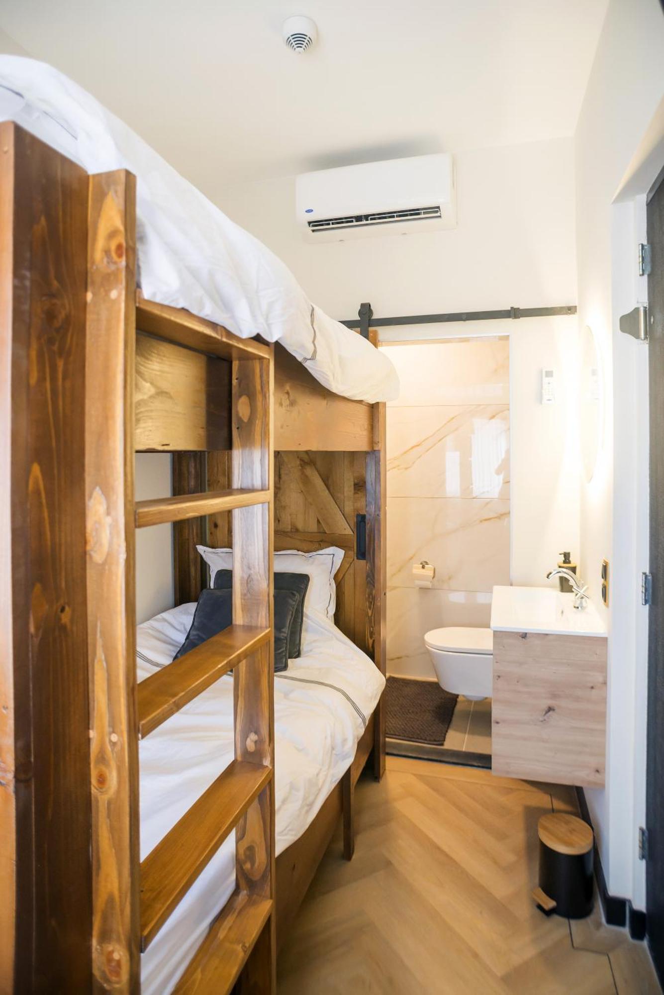Petite Room With Wifi, Ac, And Shared Kitchen Tilburg Buitenkant foto