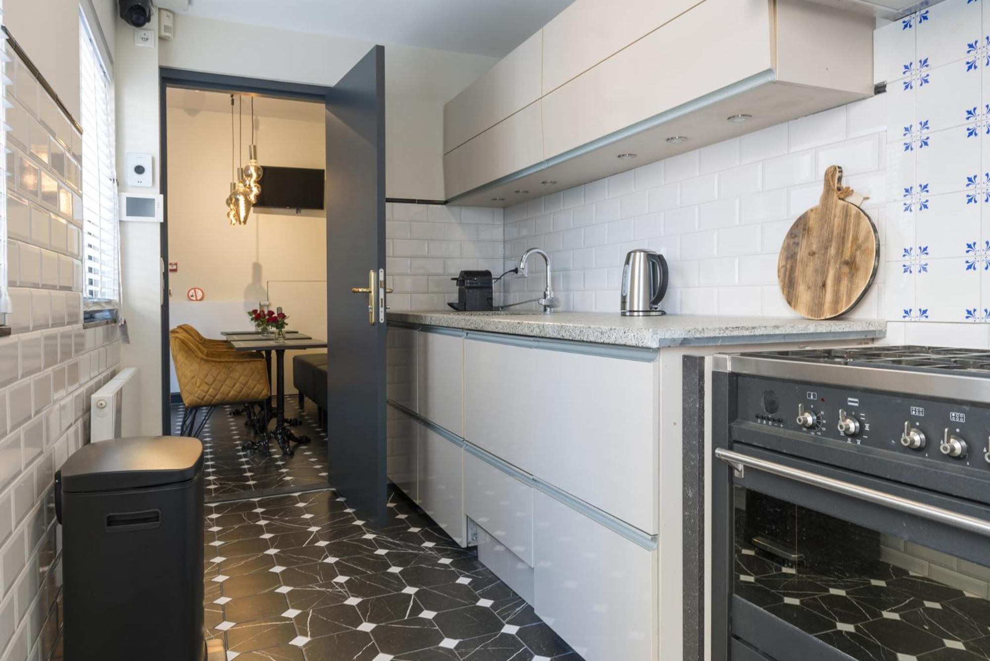 Petite Room With Wifi, Ac, And Shared Kitchen Tilburg Buitenkant foto