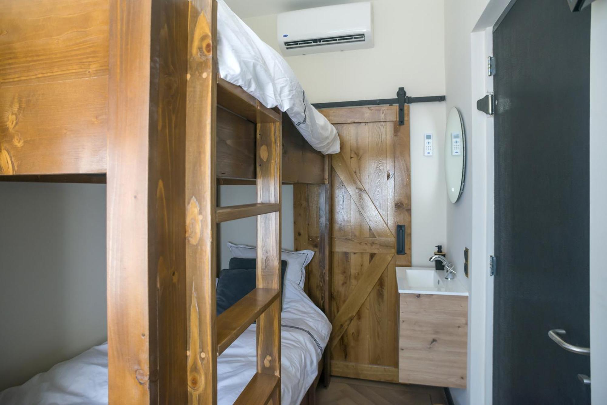 Petite Room With Wifi, Ac, And Shared Kitchen Tilburg Buitenkant foto